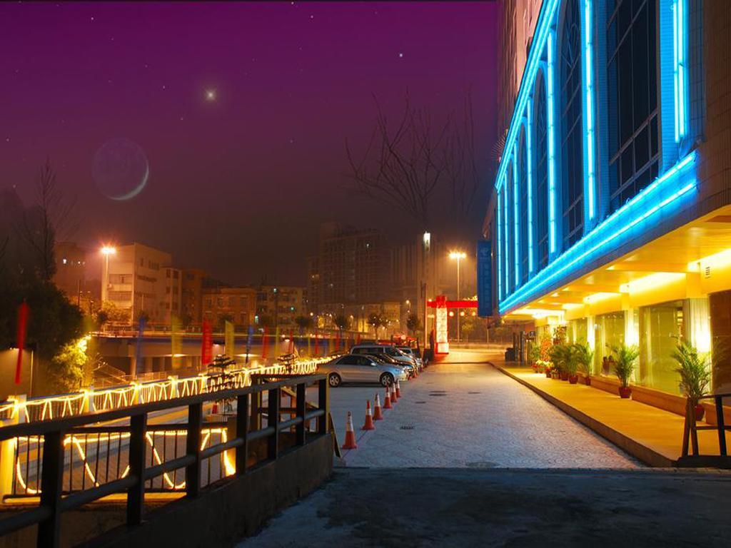 Vienna Hotel Guangzhou Shaheding Metro Station Zewnętrze zdjęcie