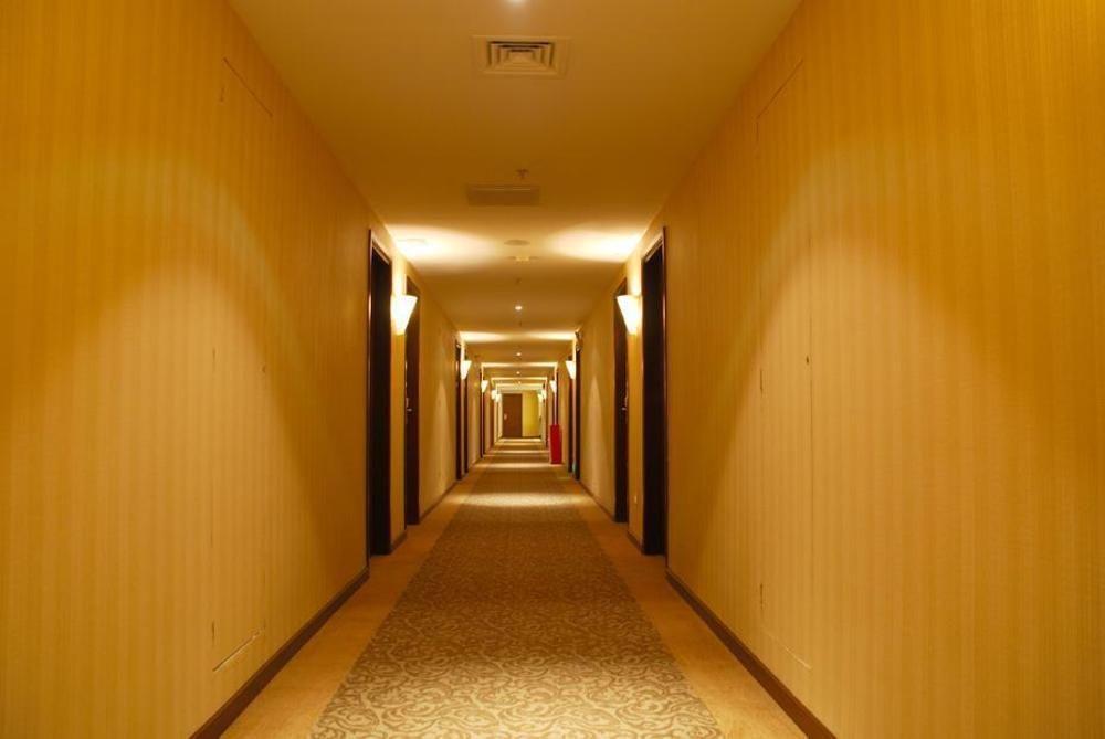 Vienna Hotel Guangzhou Shaheding Metro Station Zewnętrze zdjęcie